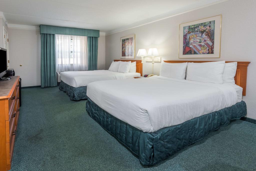 Motel 6 Hazelwood MO