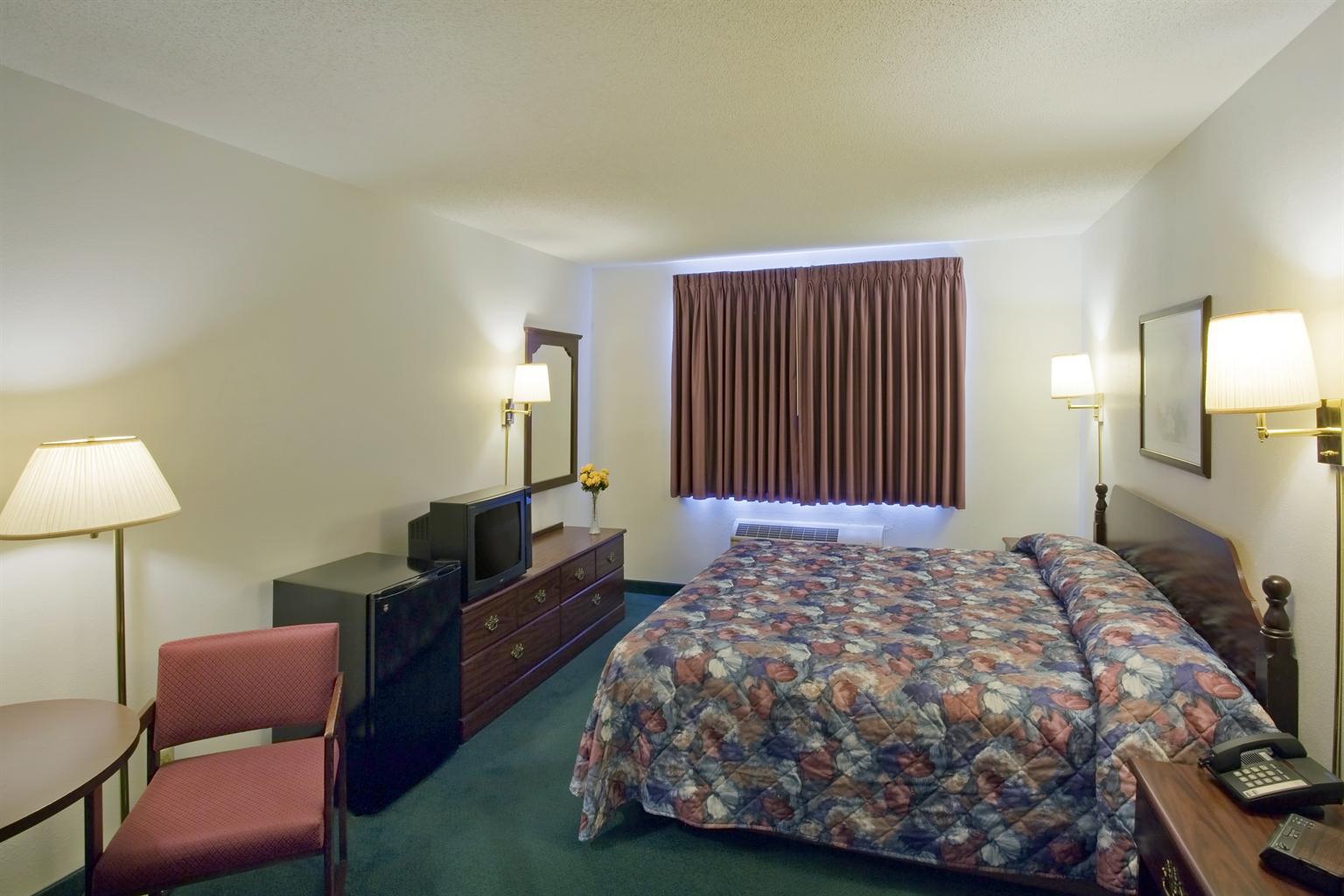 Americas Best Value Inn - Holts Summit/Jefferson City
