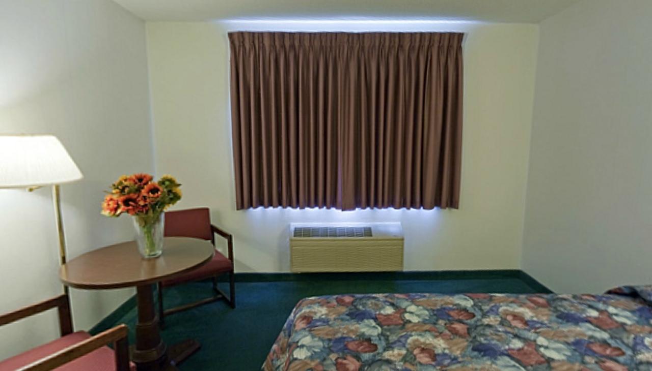 Americas Best Value Inn - Holts Summit/Jefferson City