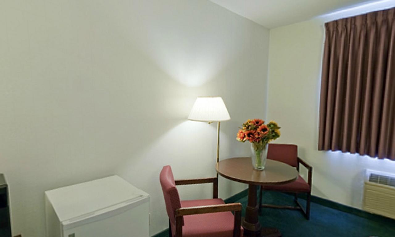 Americas Best Value Inn - Holts Summit/Jefferson City