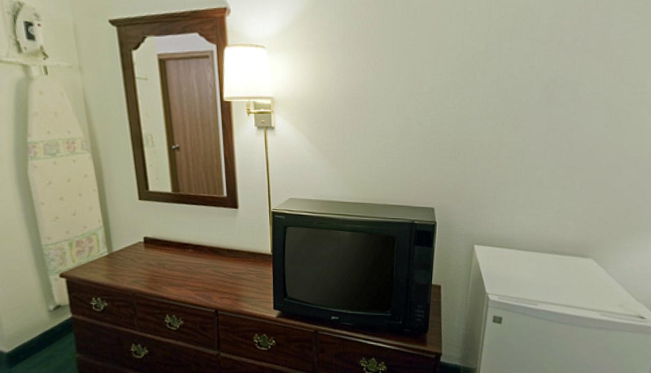 Americas Best Value Inn - Holts Summit/Jefferson City