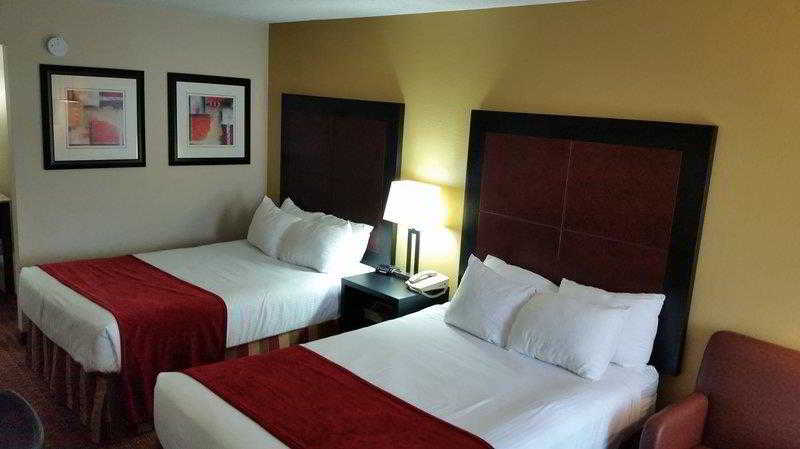 Clarion Pointe Independence - Kansas City