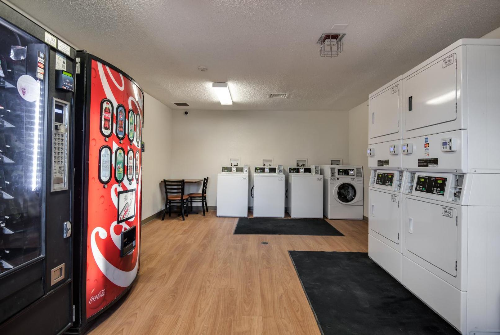 Birch Hill Suites Kansas City - Independence