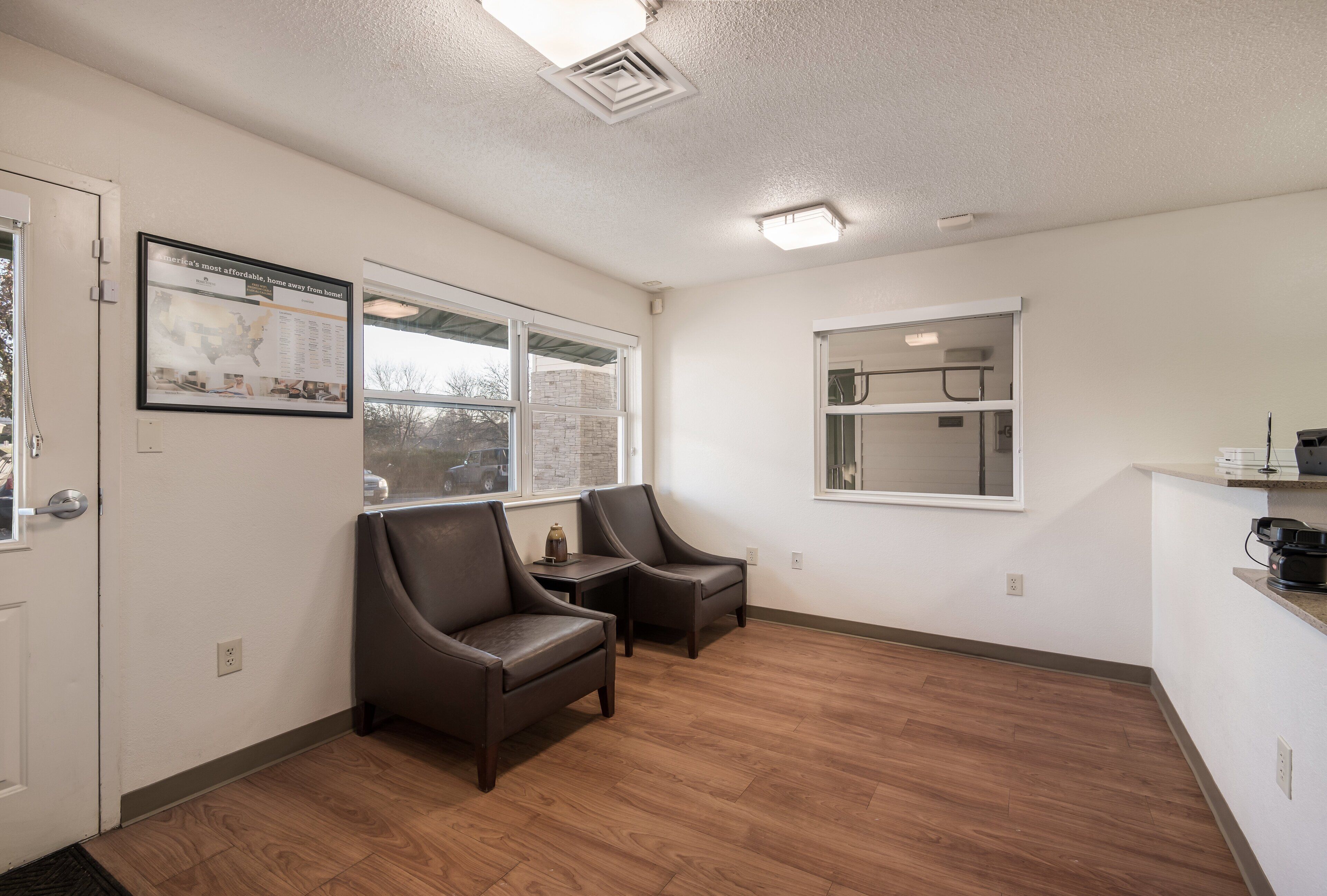 Birch Hill Suites Kansas City - Independence