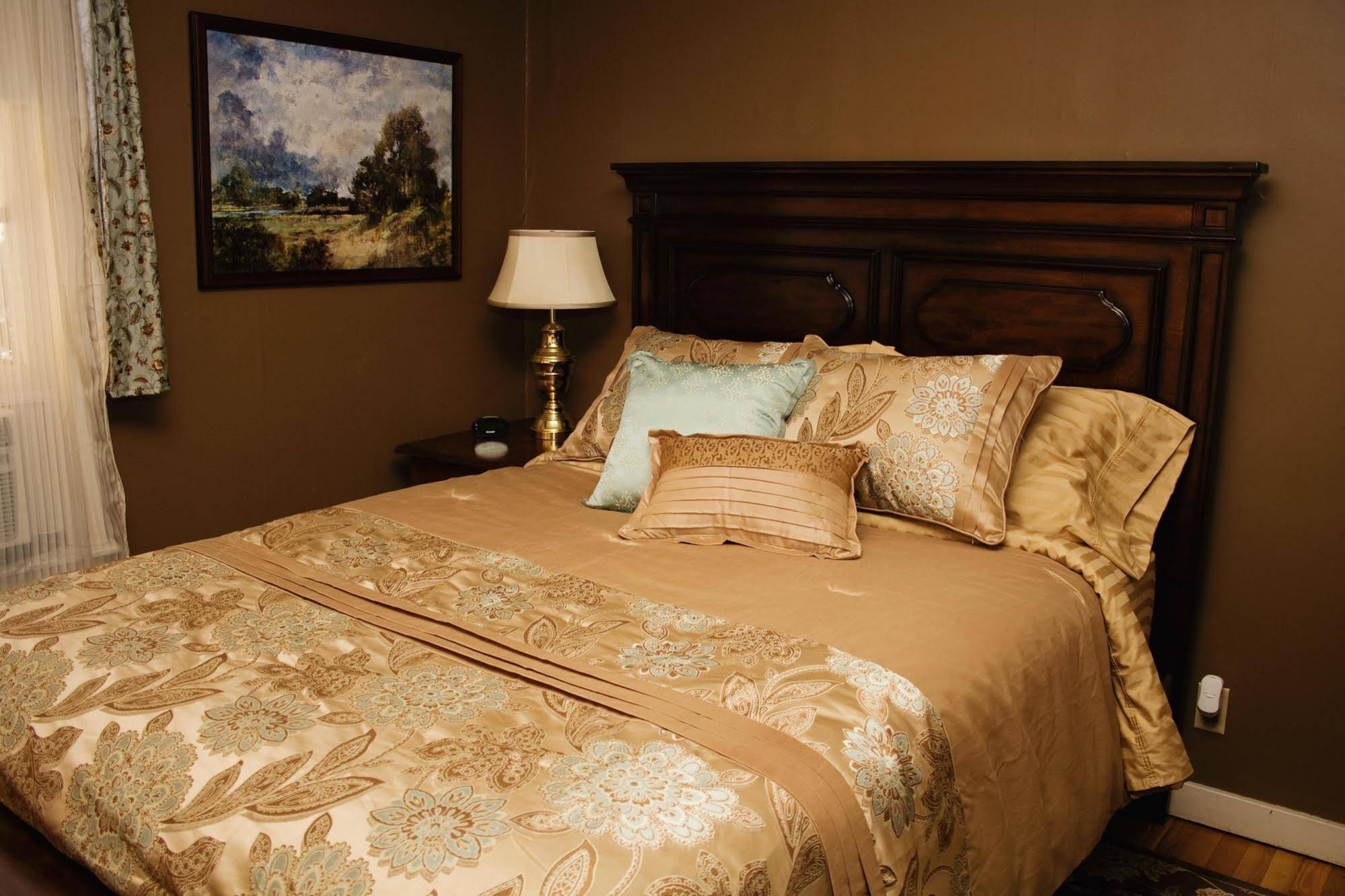 Silver Heart Inn Bed & Breakfast