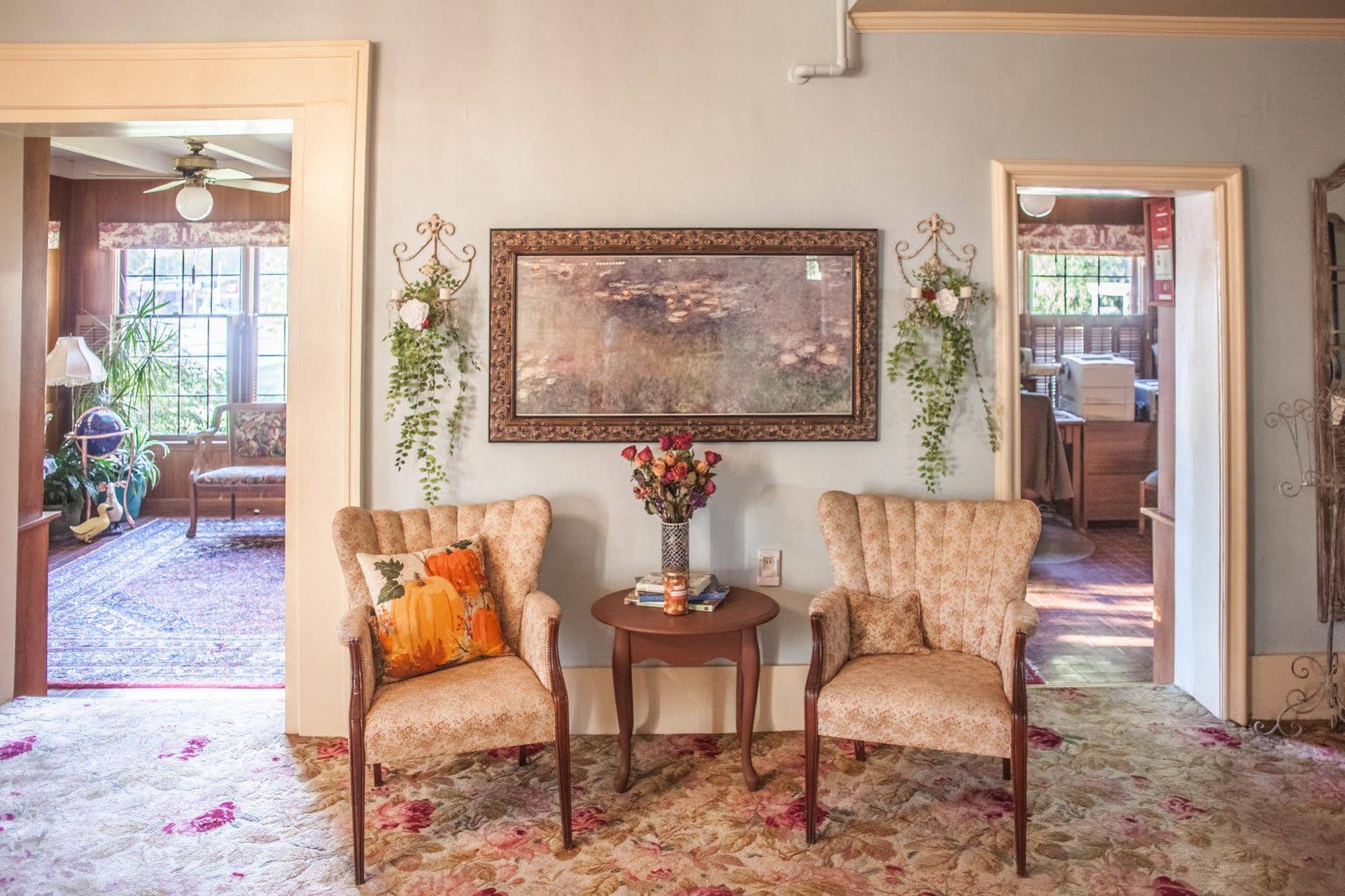 Silver Heart Inn Bed & Breakfast