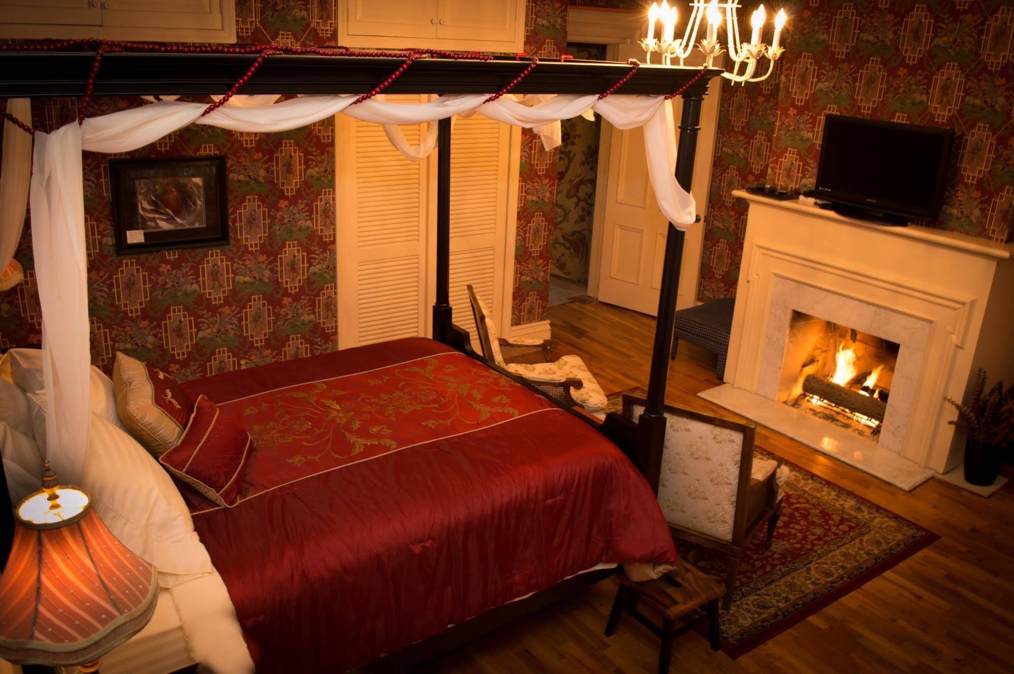 Silver Heart Inn Bed & Breakfast