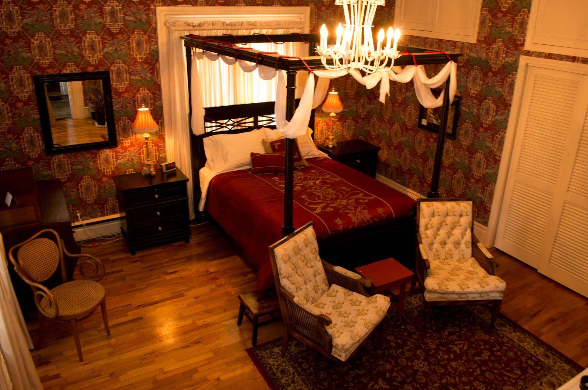 Silver Heart Inn Bed & Breakfast