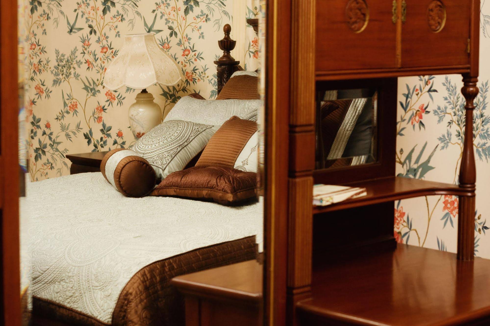 Silver Heart Inn Bed & Breakfast