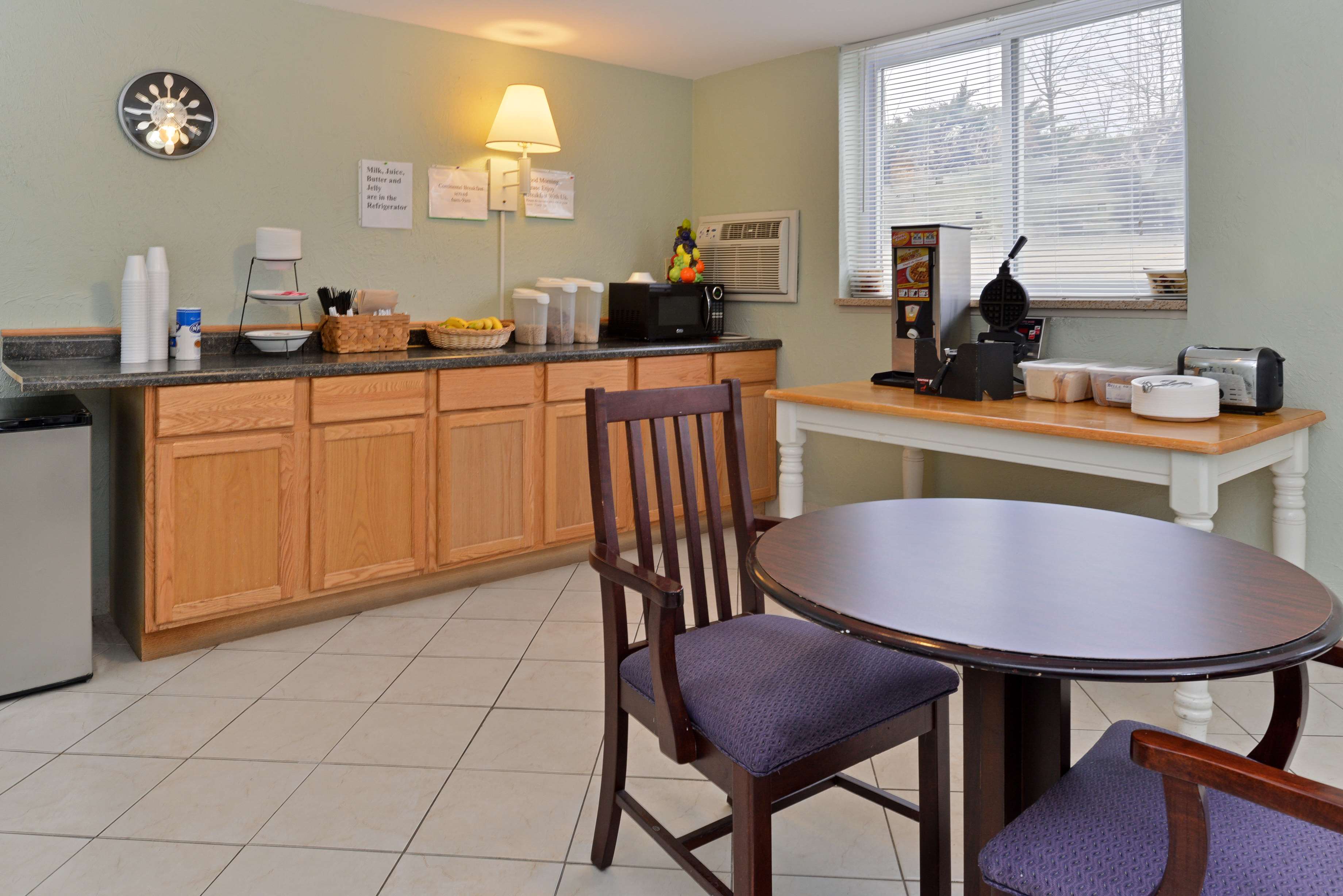 Americas Best Value Inn Jefferson City