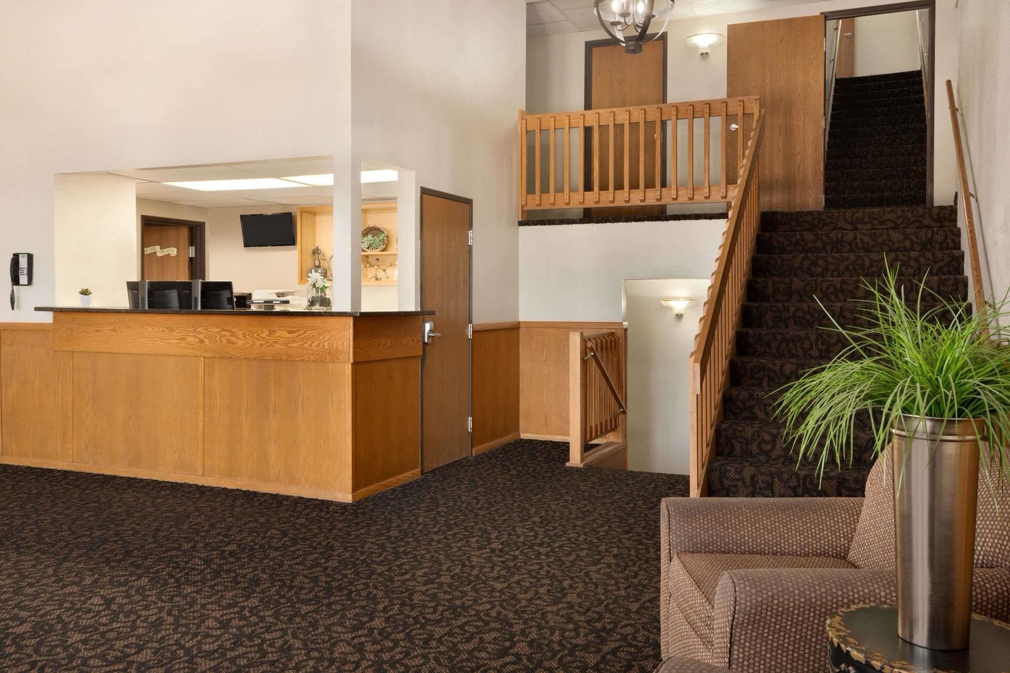 Travelodge by Wyndham Jefferson City