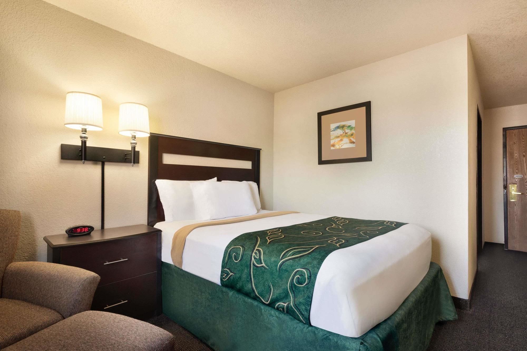 Travelodge by Wyndham Jefferson City
