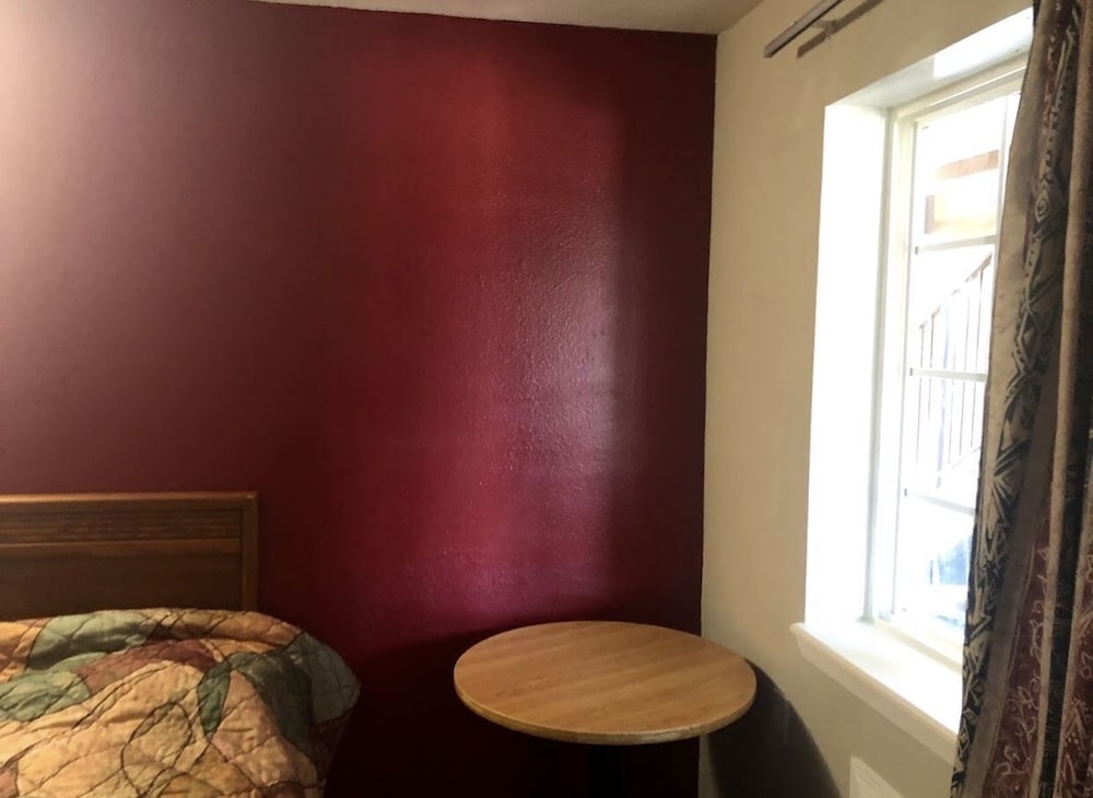 Economy Inn & Suites Joplin