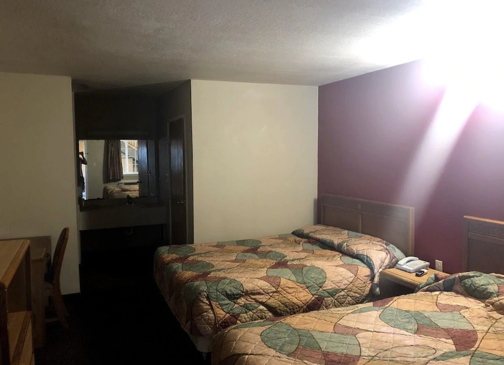 Economy Inn & Suites Joplin