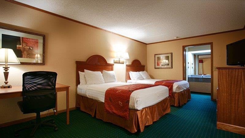 SureStay by Best Western Kansas City Country Inn North