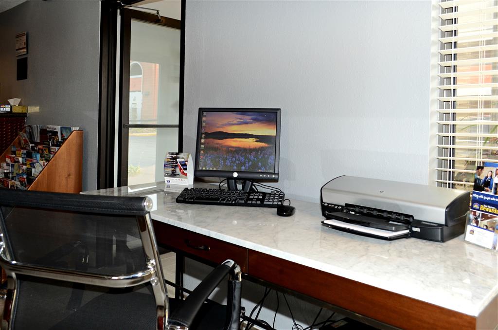 SureStay by Best Western Kansas City Country Inn North
