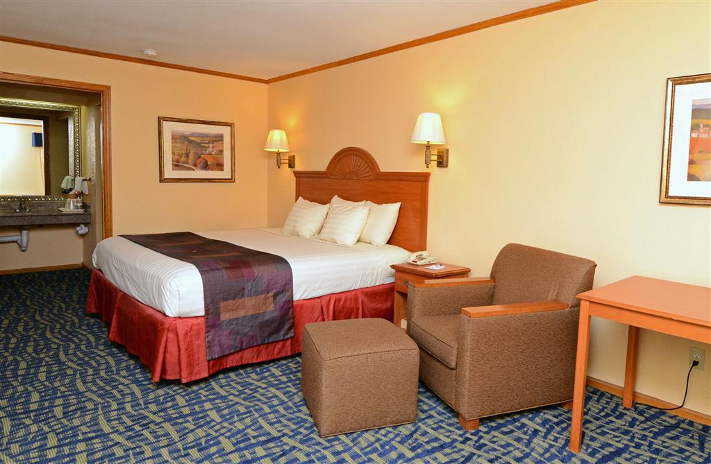 SureStay by Best Western Kansas City Country Inn North