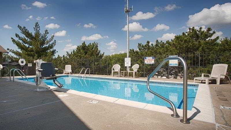 SureStay by Best Western Kansas City Country Inn North