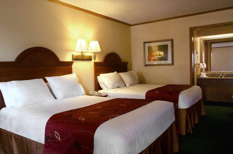 SureStay by Best Western Kansas City Country Inn North