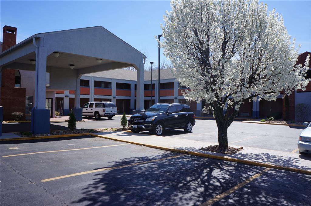 SureStay by Best Western Kansas City Country Inn North