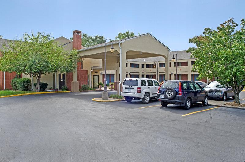 SureStay by Best Western Kansas City Country Inn North