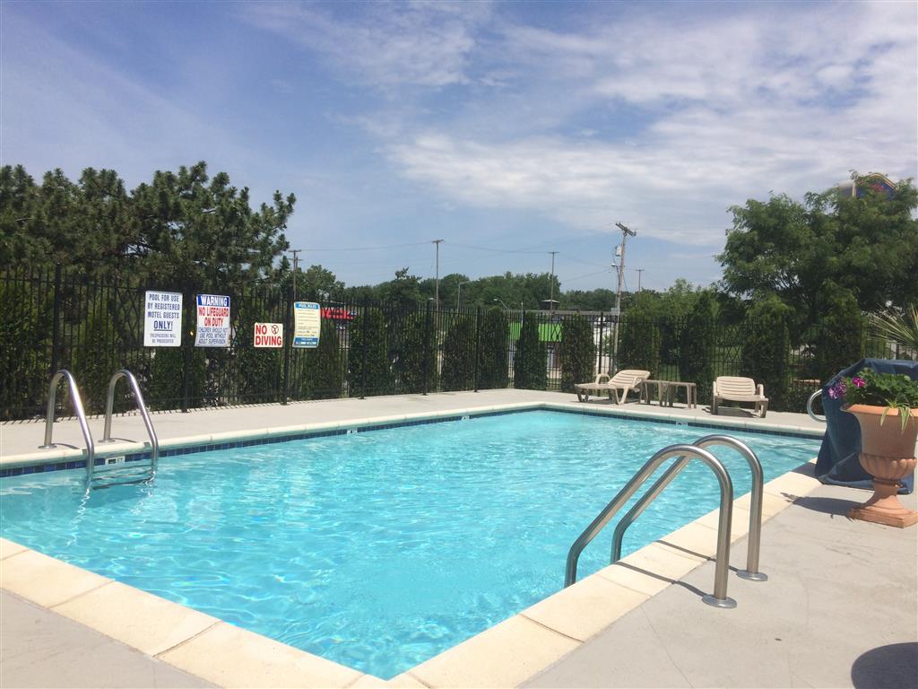 SureStay by Best Western Kansas City Country Inn North