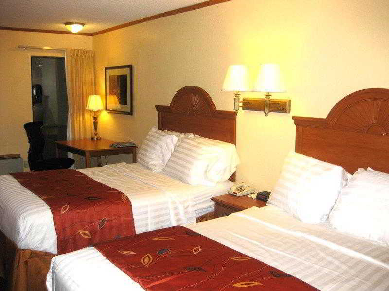 SureStay by Best Western Kansas City Country Inn North