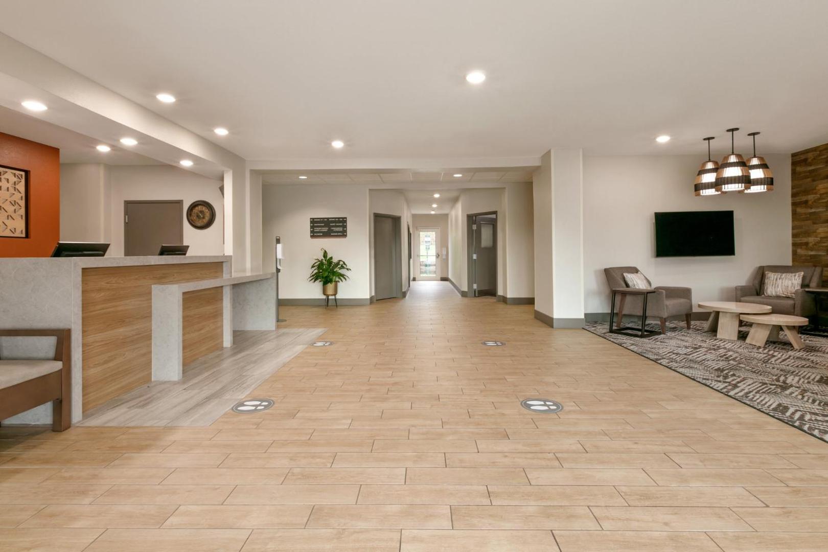 Candlewood Suites Kansas City Northeast