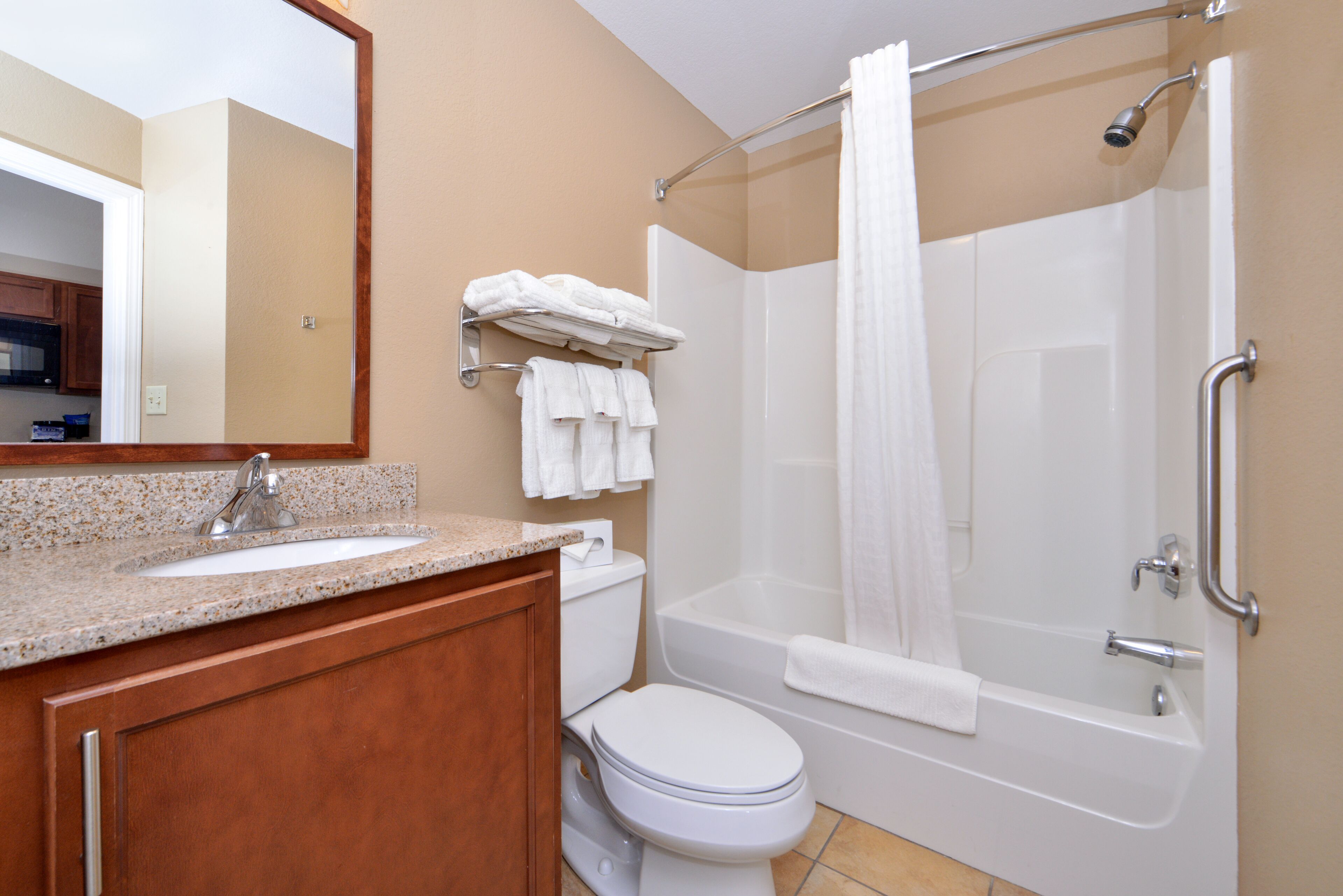 Candlewood Suites Kansas City Northeast