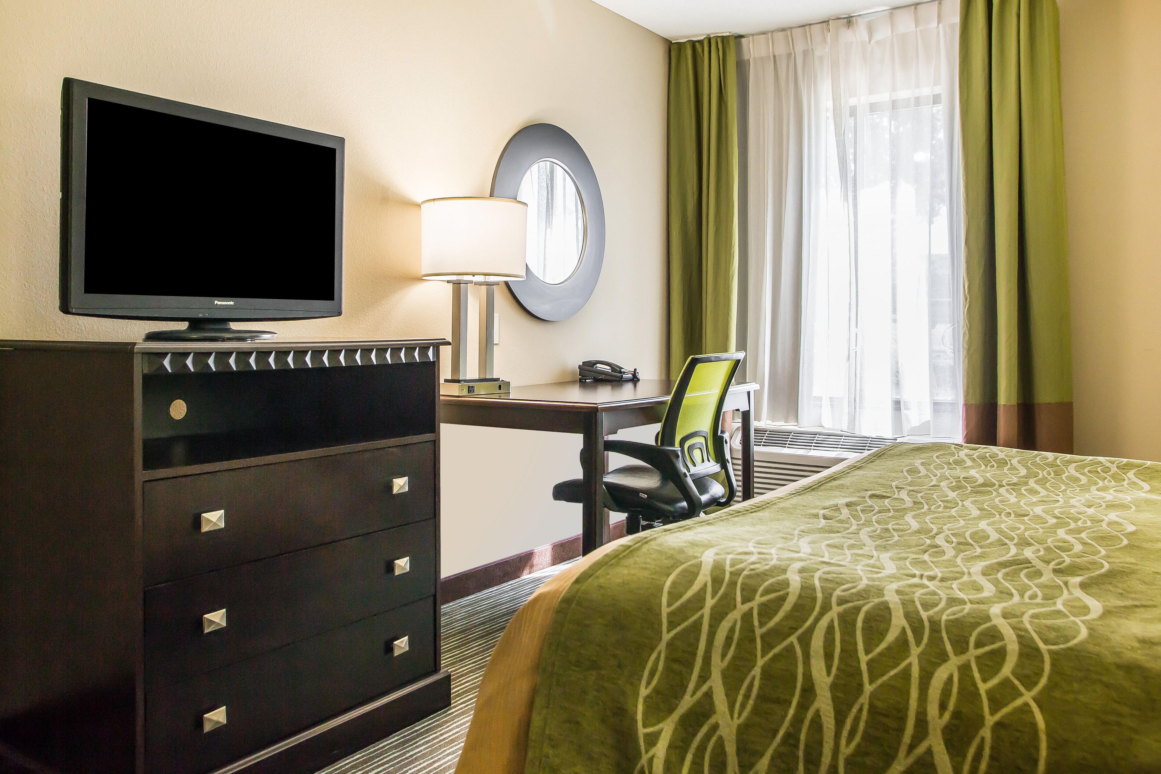 Comfort Inn & Suites Kansas City - Northeast