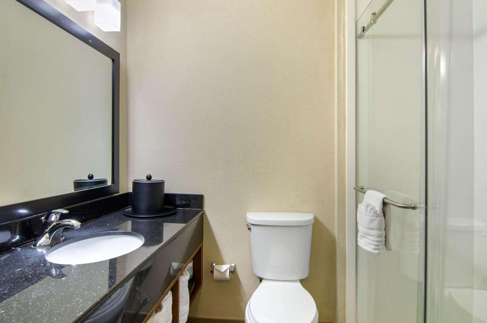 Comfort Inn & Suites Kansas City - Northeast
