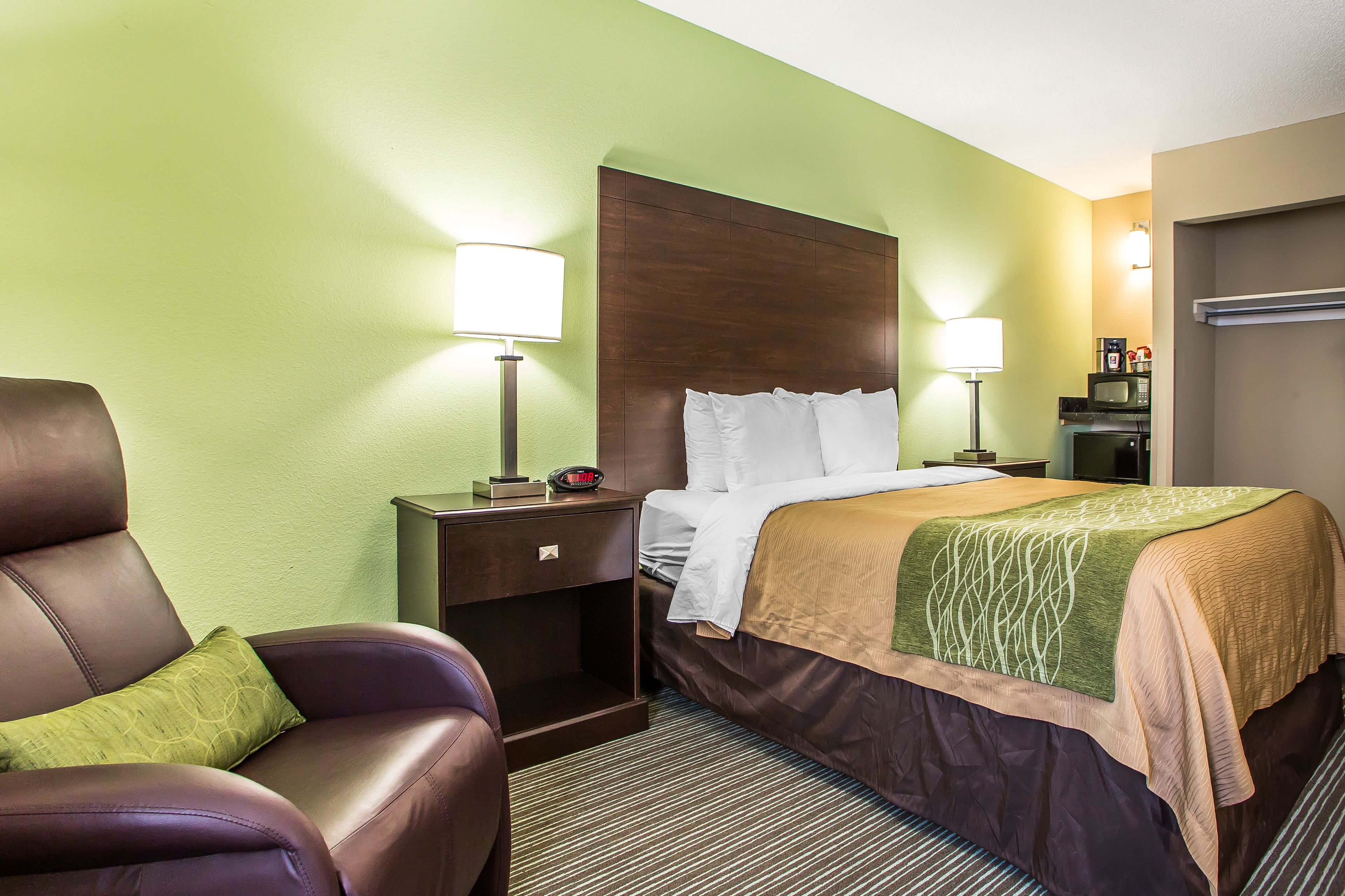 Comfort Inn & Suites Kansas City - Northeast