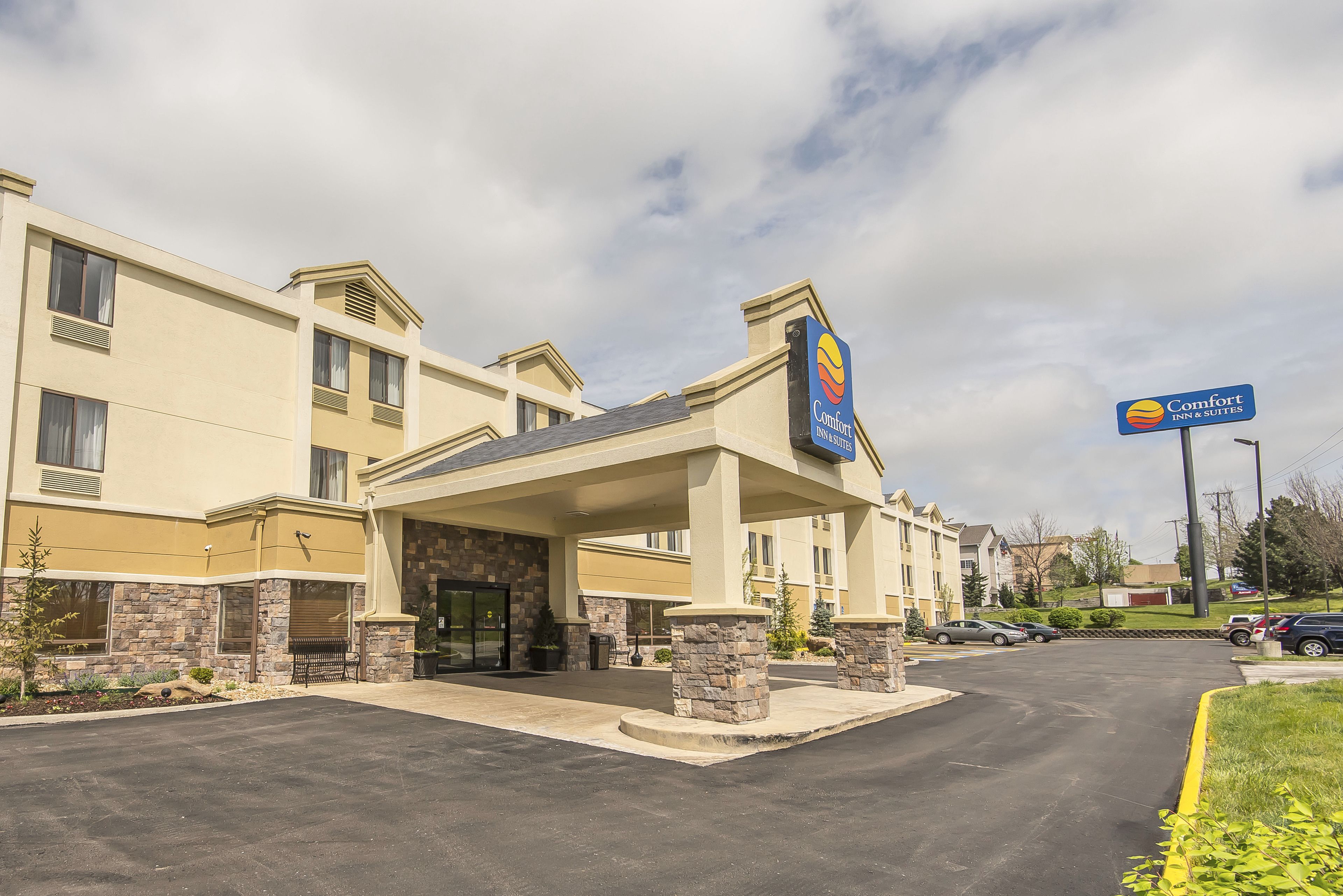 Comfort Inn & Suites Kansas City - Northeast