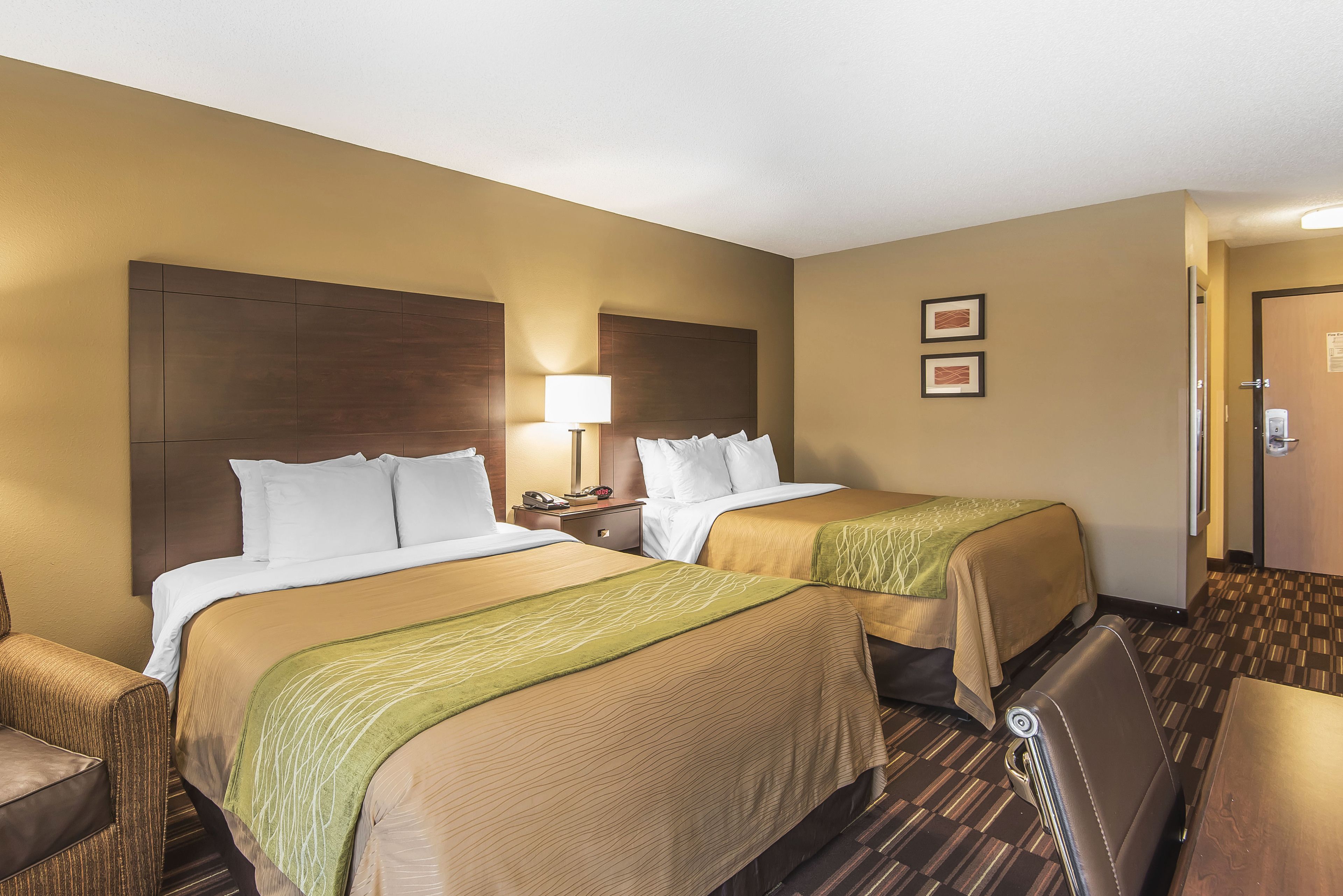 Comfort Inn & Suites Kansas City - Northeast