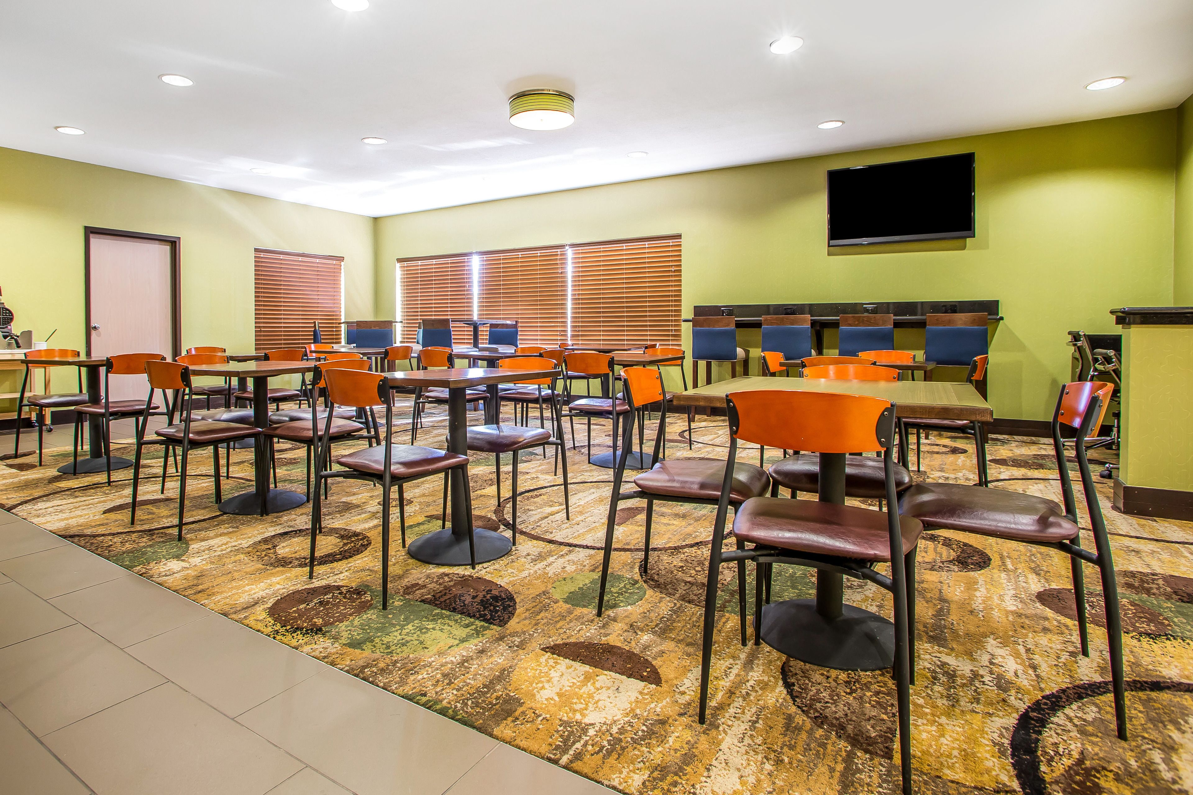 Comfort Inn & Suites Kansas City - Northeast