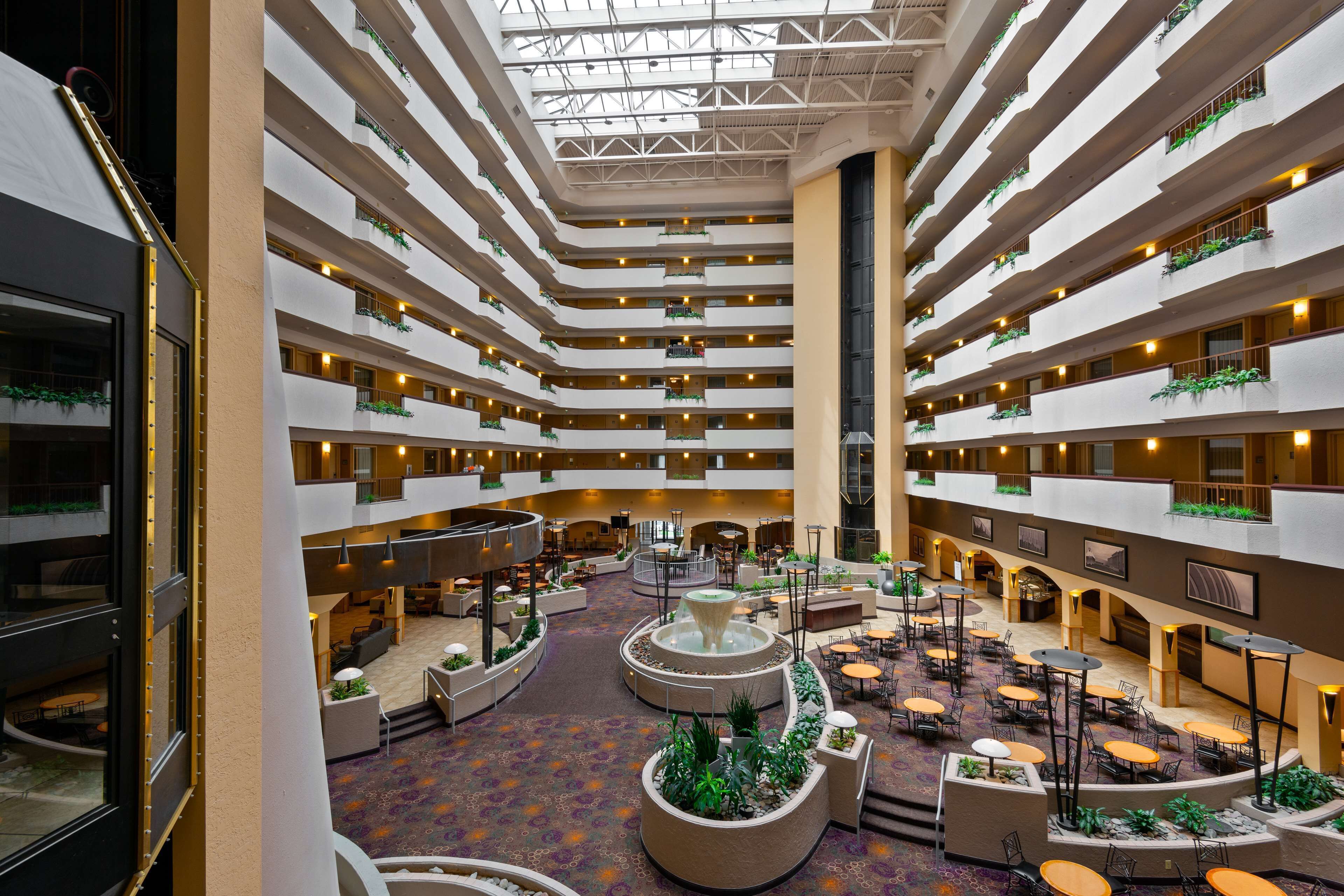 Embassy Suites Kansas City International Airport