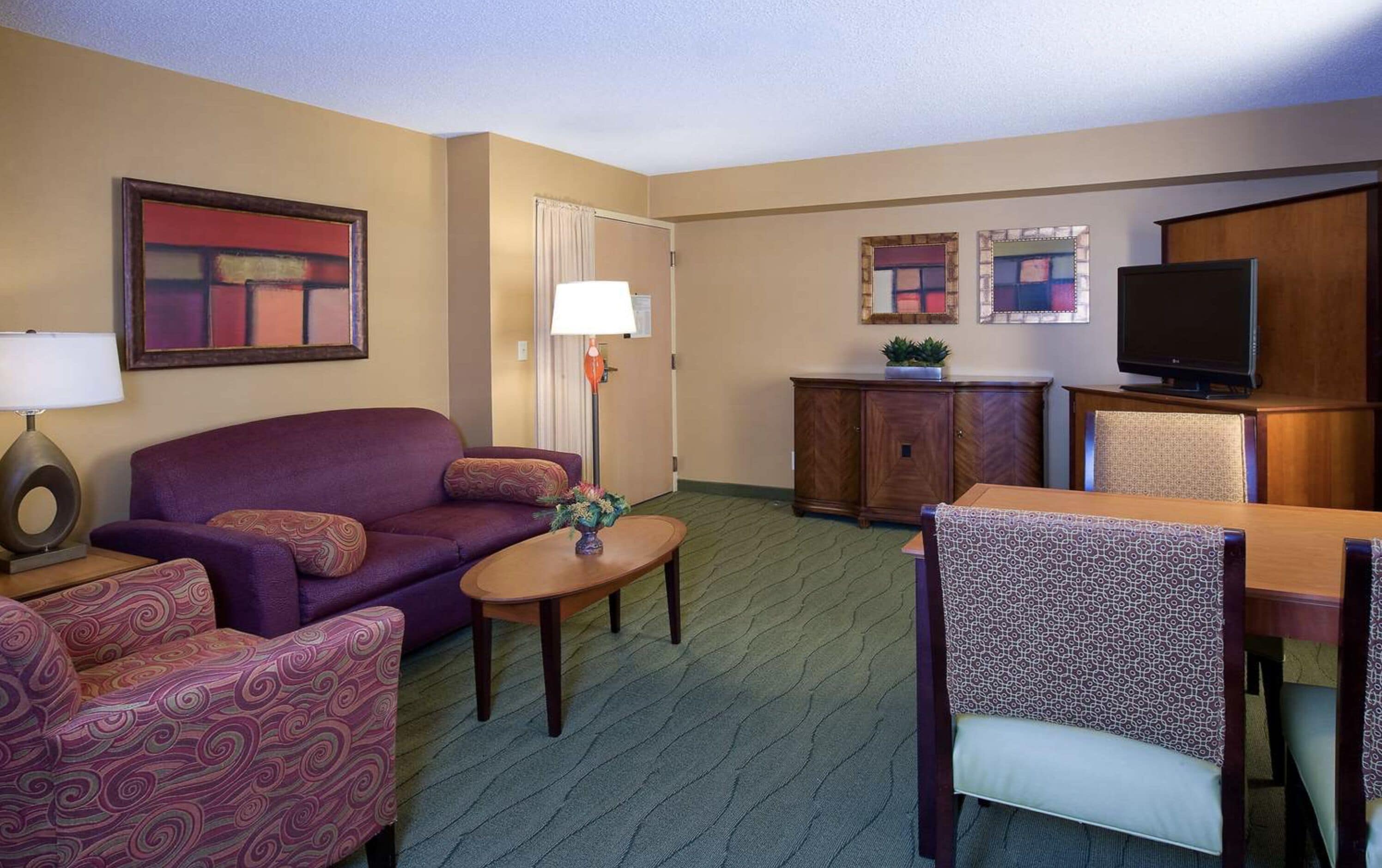 Embassy Suites Kansas City International Airport