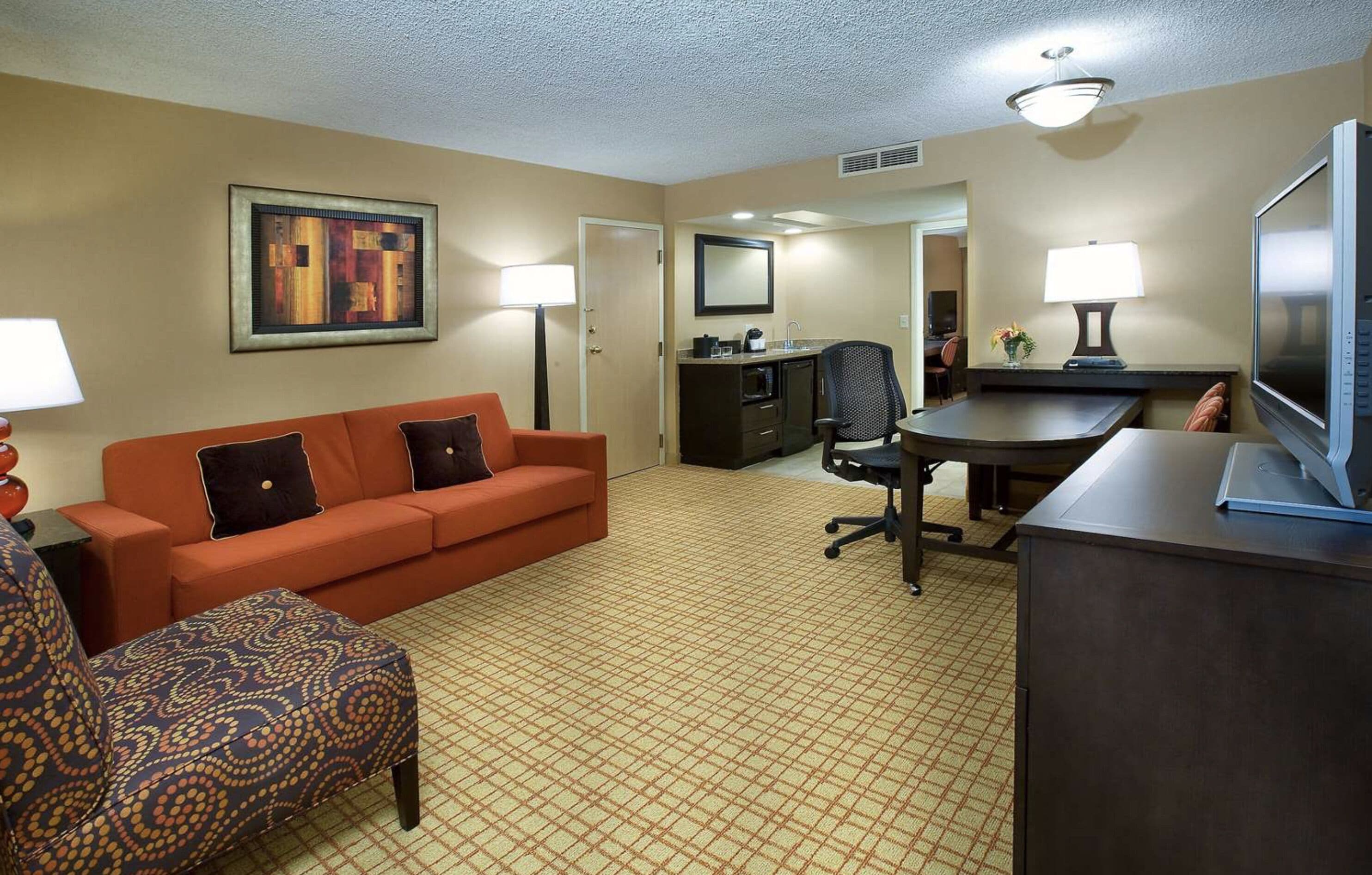 Embassy Suites Kansas City International Airport