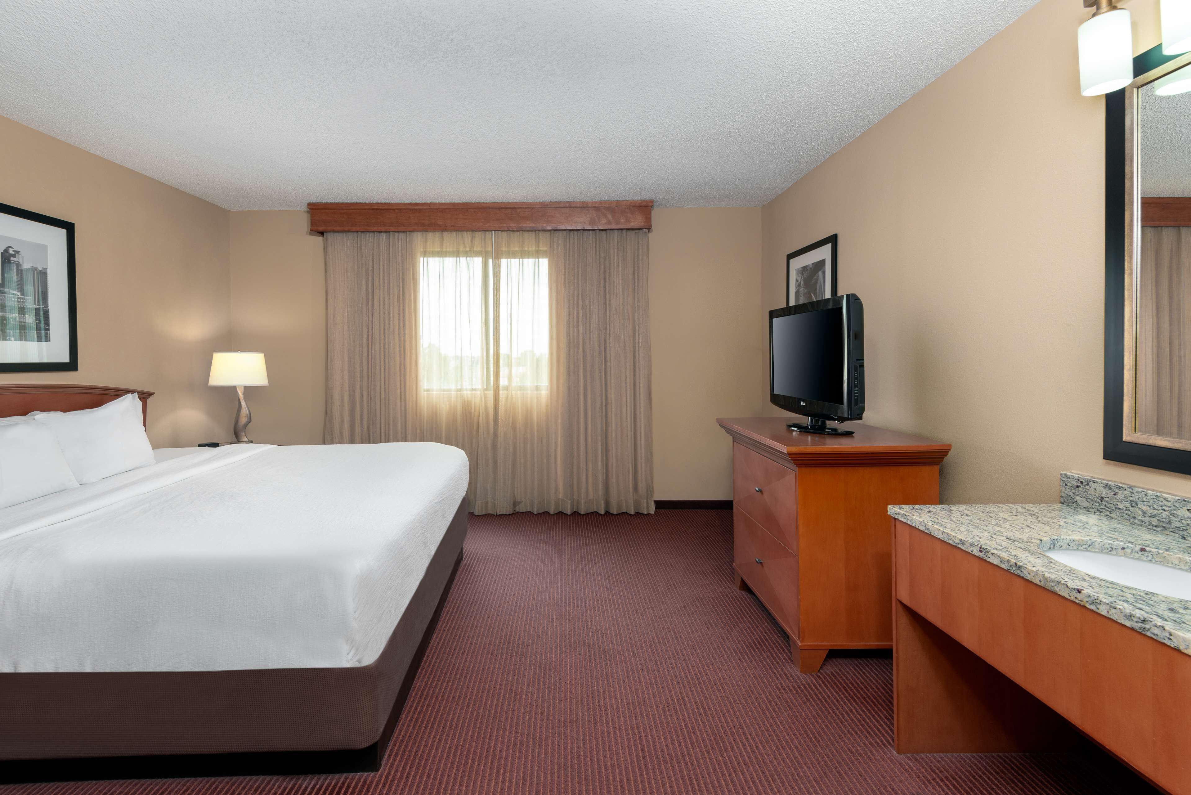 Embassy Suites Kansas City International Airport