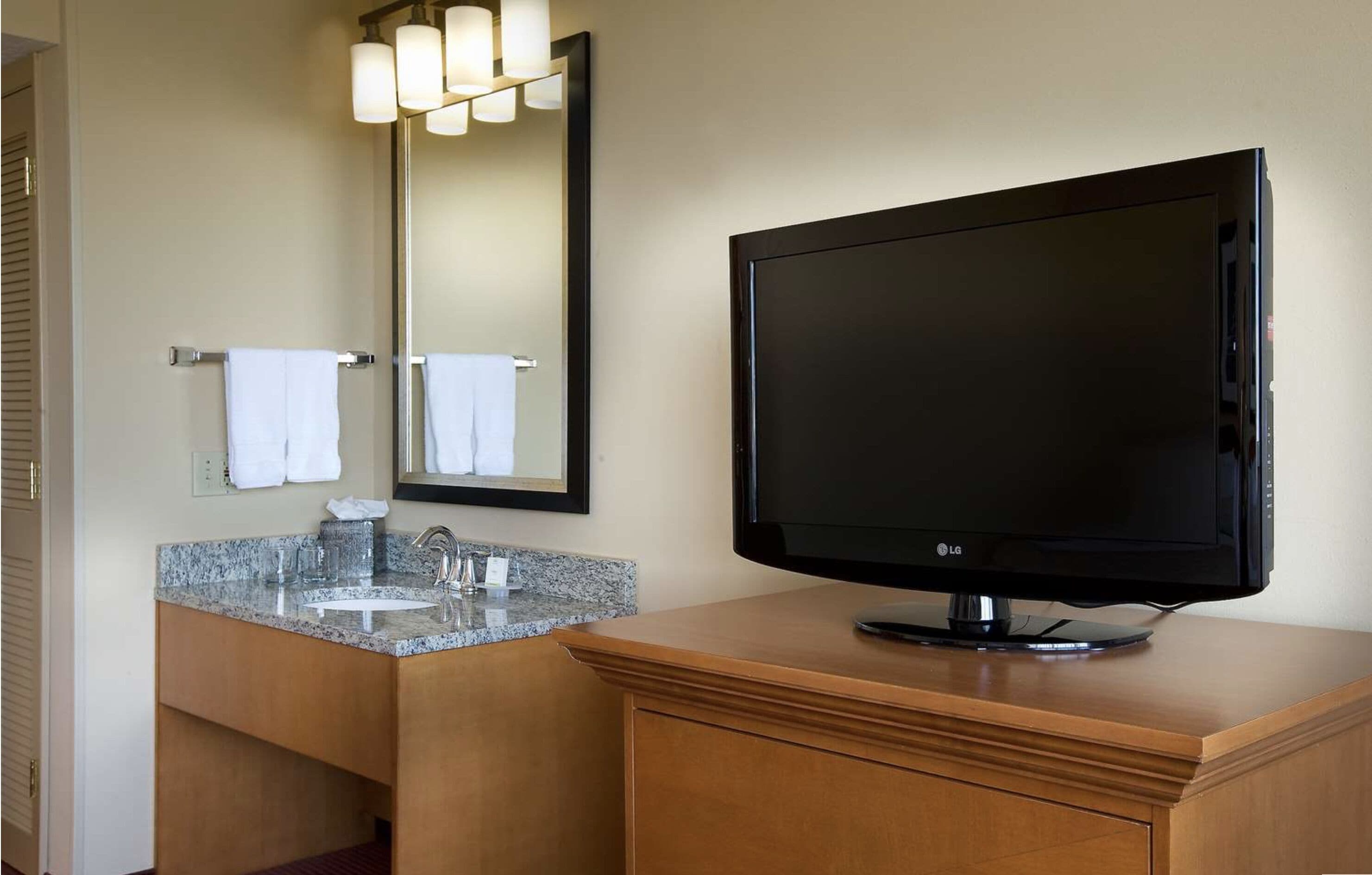 Embassy Suites Kansas City International Airport