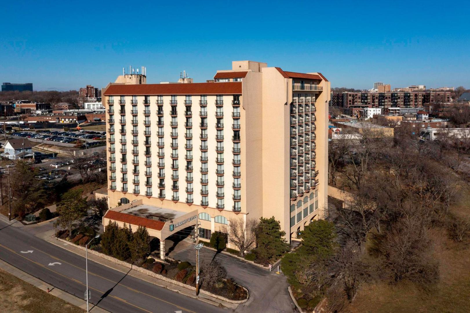 Embassy Suites Kansas City - Plaza