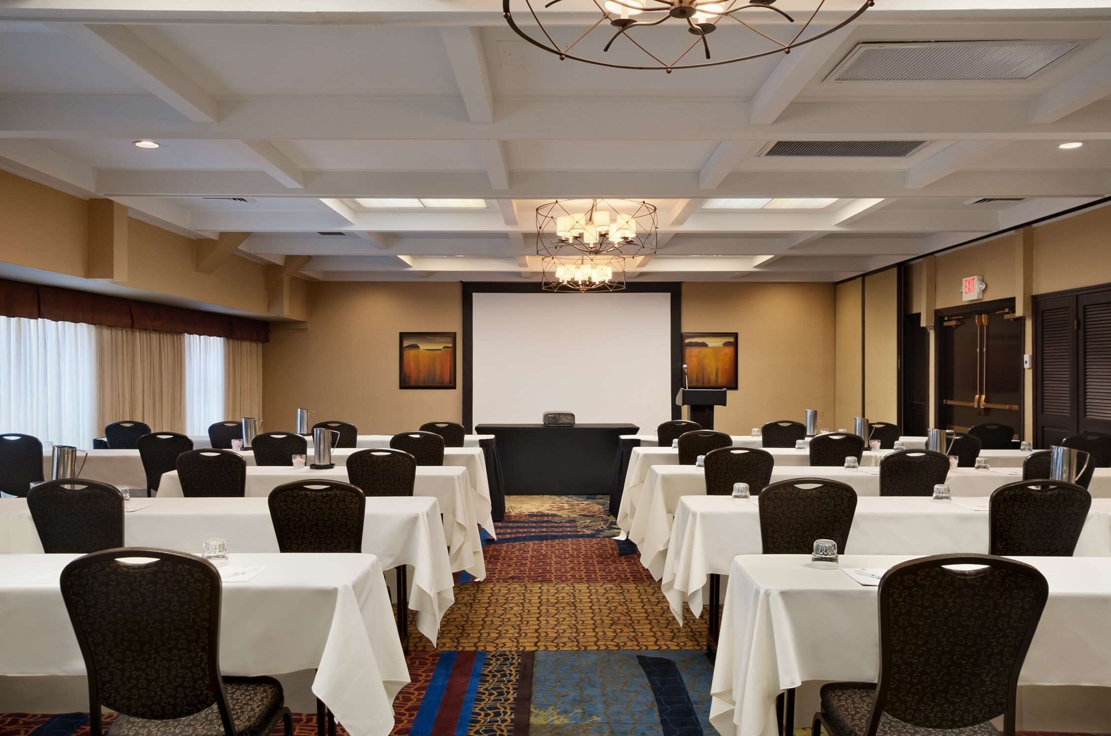 Embassy Suites Kansas City - Plaza