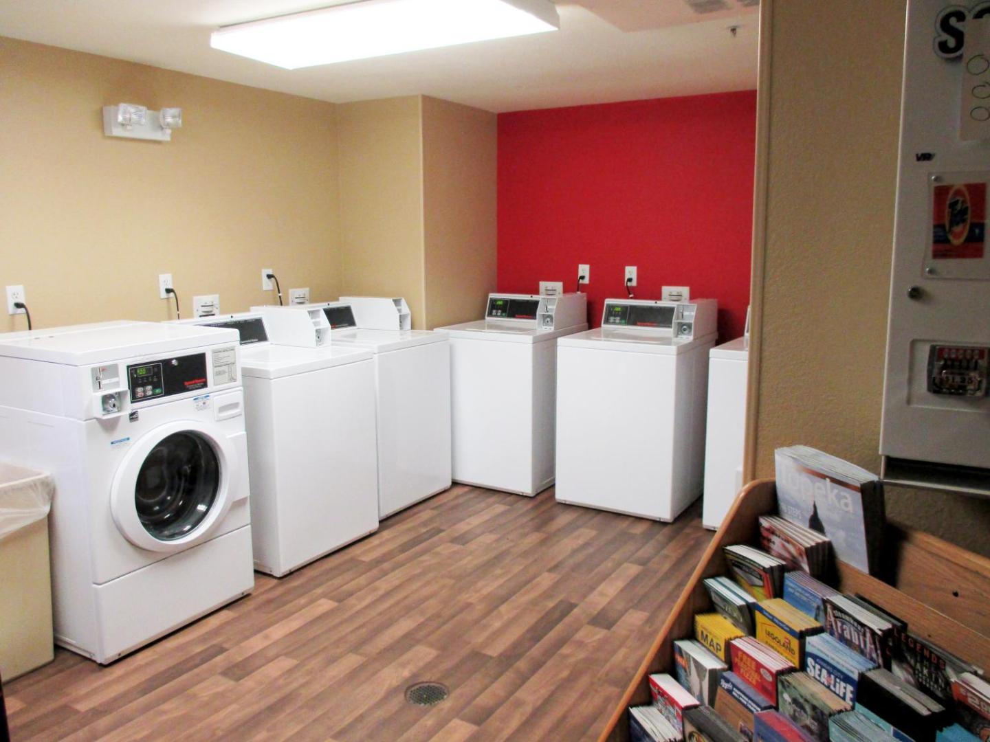 Extended Stay America Kansas City Country Club Plaza