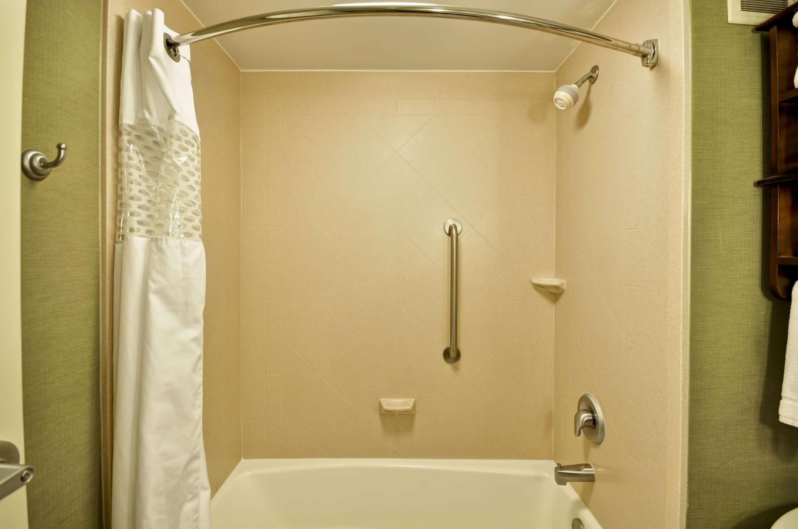 Hampton Inn Kansas City-Airport