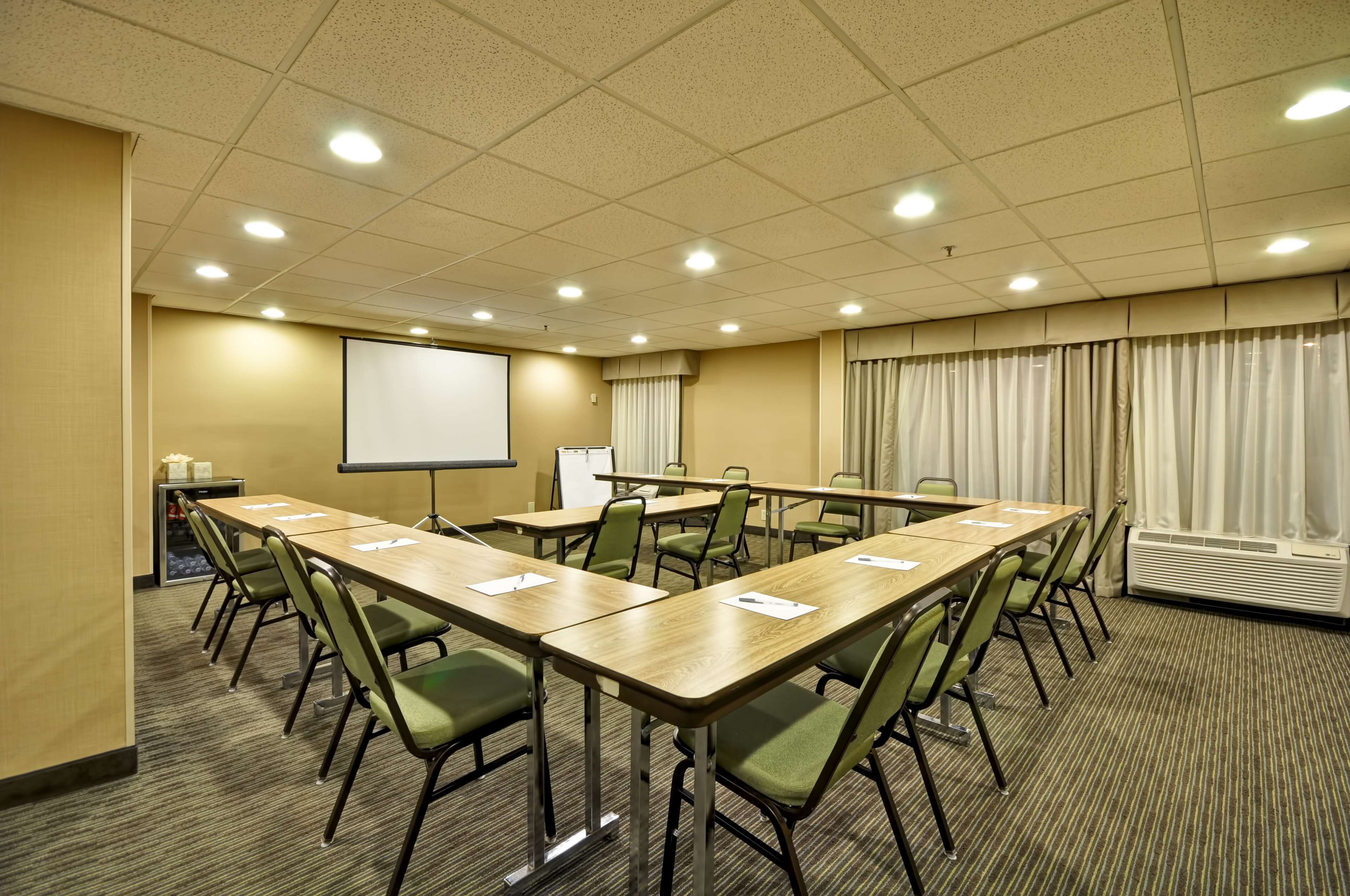 Hampton Inn Kansas City-Airport