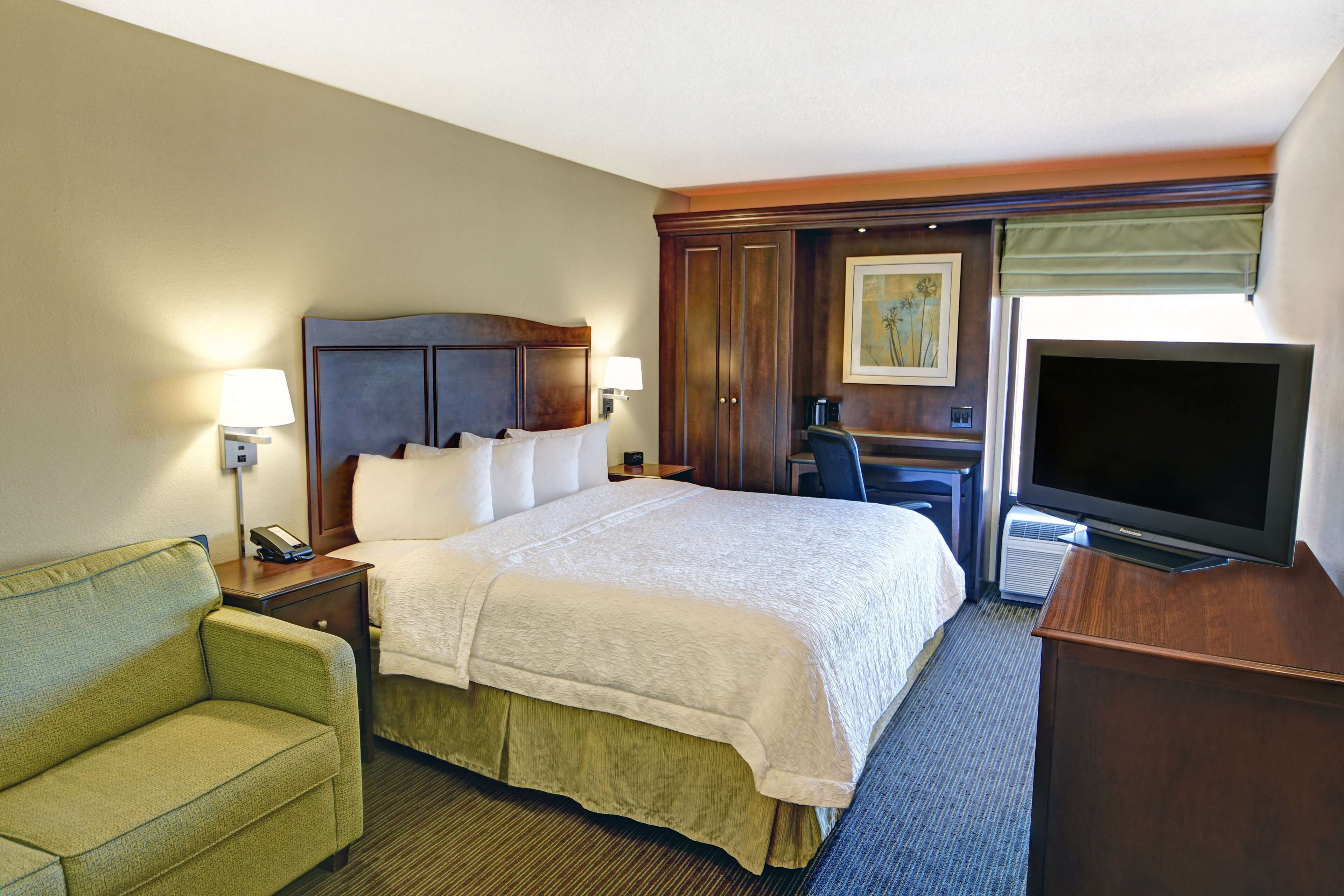 Hampton Inn Kansas City-Airport