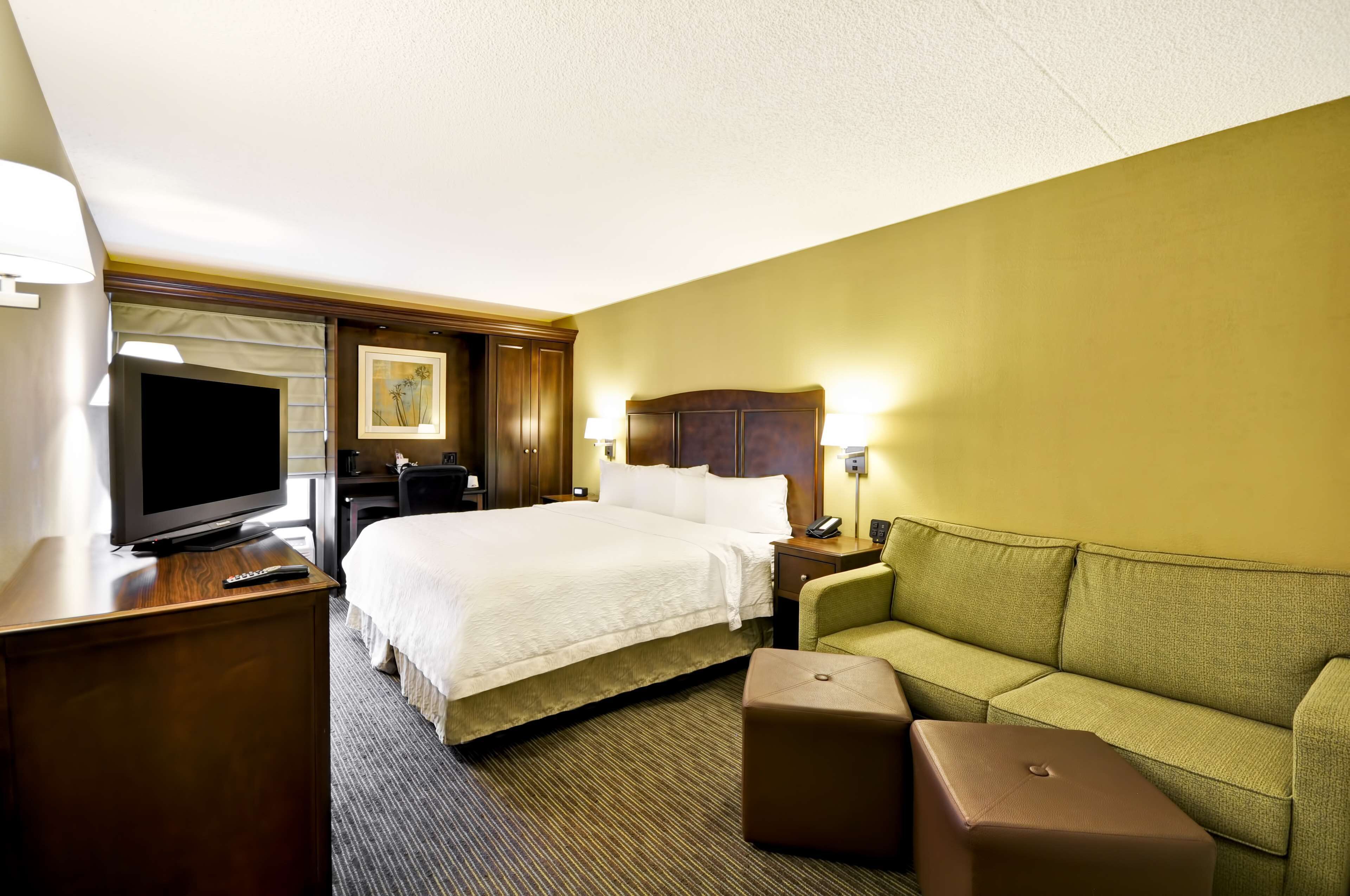 Hampton Inn Kansas City-Airport