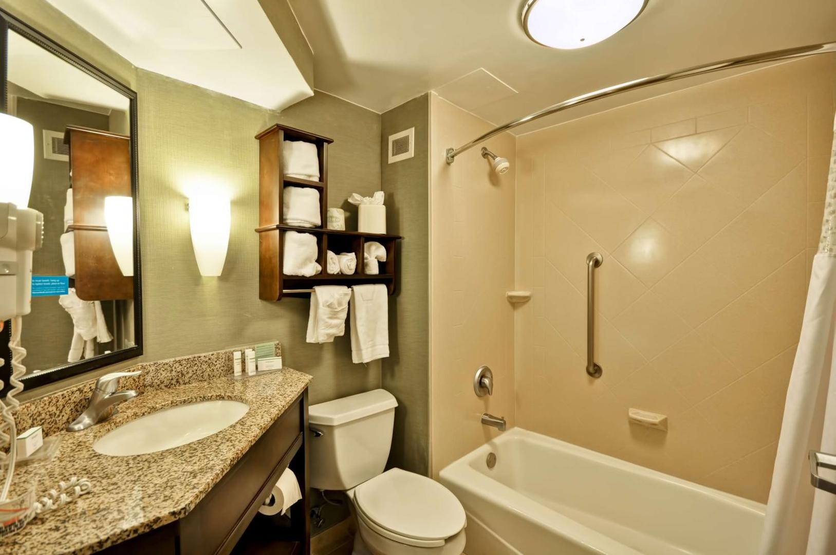 Hampton Inn Kansas City-Airport