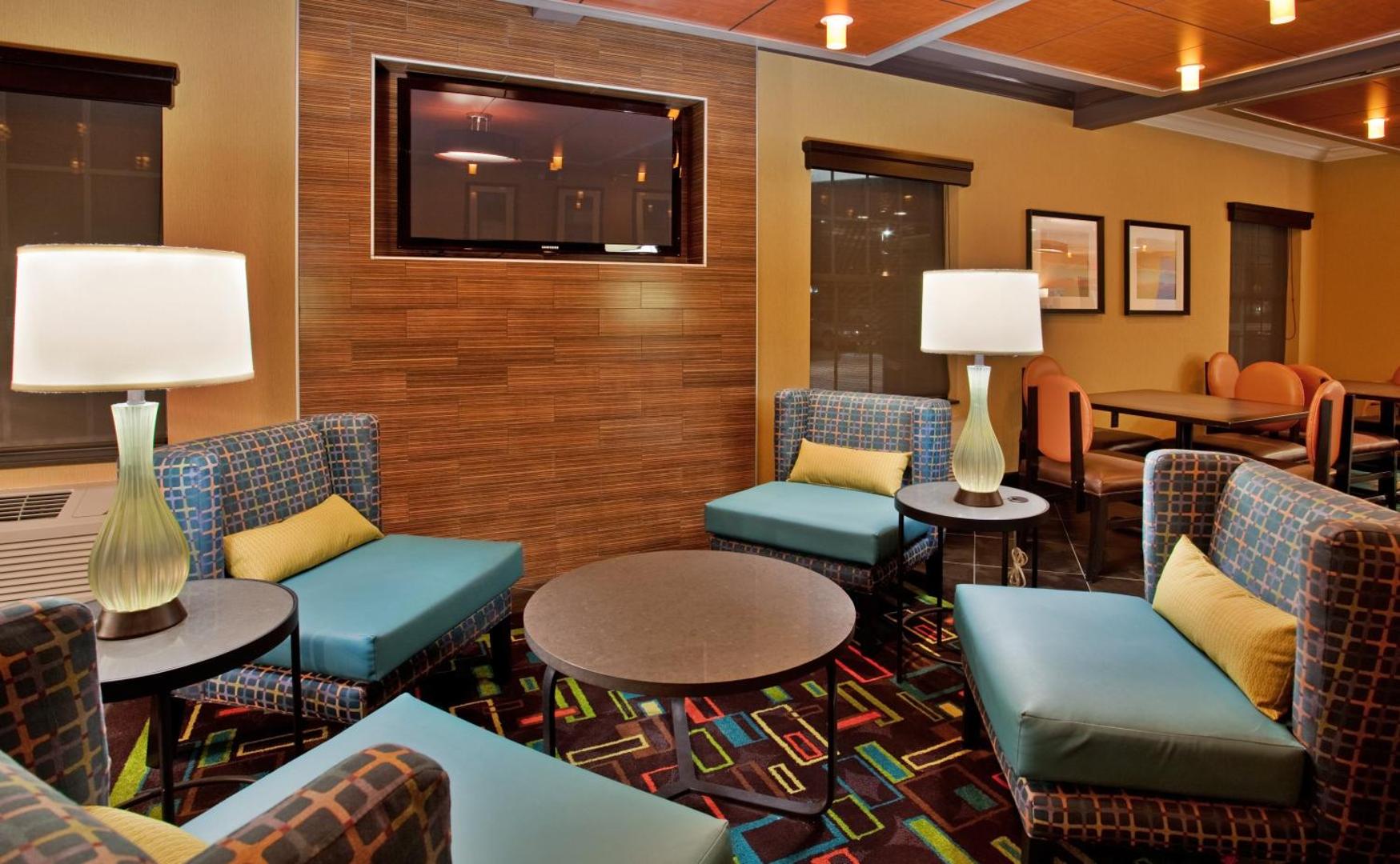 Holiday Inn Express North Kansas City