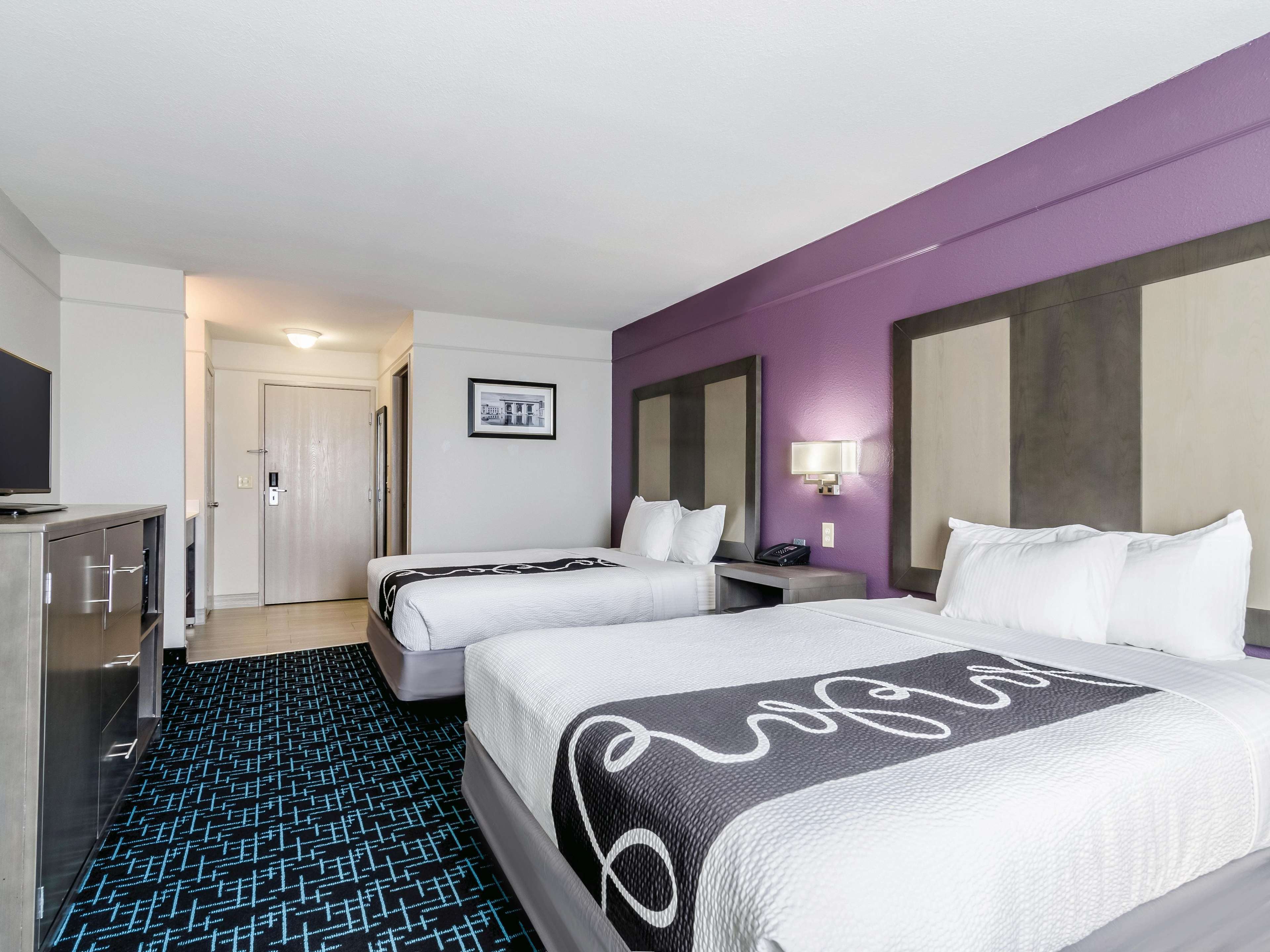 La Quinta Inn & Suites by Wyndham Kansas City Airport